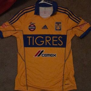 Tigres UNAL shirt